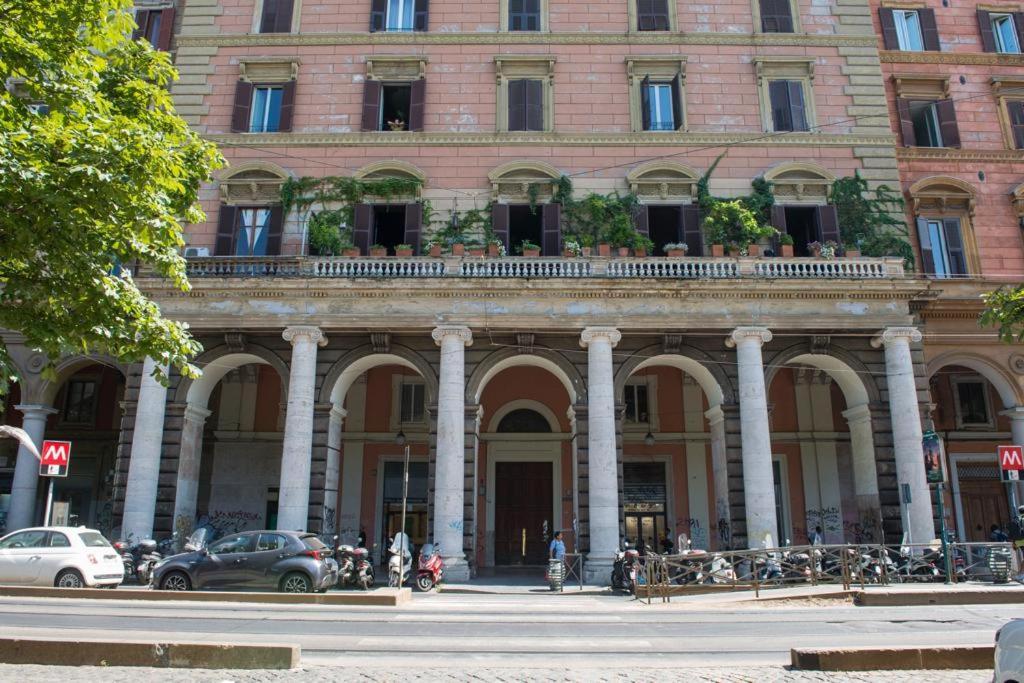 Vittorio Apartment Рим Екстериор снимка